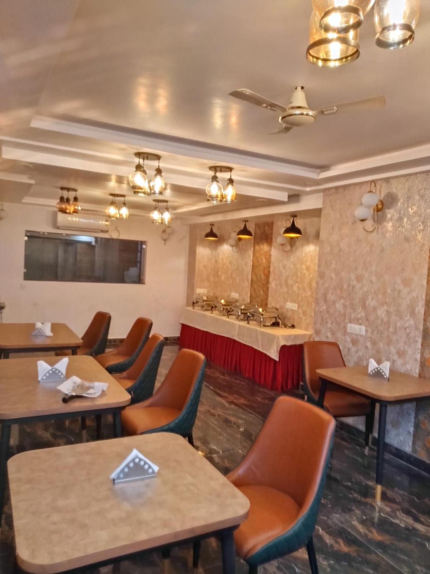 Hotel Aman Residency Allāhābād Junction Exterior foto